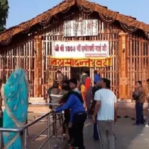 नवरात्रि के पहले दिन दंतेवाड़ा में उमड़ा जनसैलाब: मां दंतेश्वरी धाम में लंबी कतारें, 5000 ज्योत का लक्ष्य